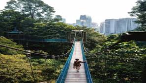 Cewek berhijab cantik selfie di tempat wisata. Tempat Wisata Di Malaysia