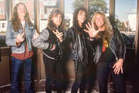 Between the meeting of raw energy and intricate speed metal compositions of their 1983 debut kill 'em all. Classic Track Master Of Puppets Metallica