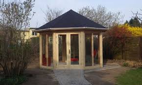 Dieses Naturholz 5 Eck Gartenhaus Kann Bei Jedem Wetter Optimal Genutzt Werden 5 Eck Gartenhaus Gartenhaus Haus