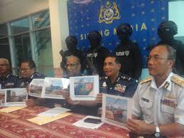 This wisma is used as penang state customs department. Kastam Selangor Patahkan Cubaan Seludup 37 Kontena