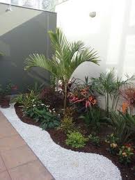 42 Backyard Landscaping Ideas With Private Fence Backyard Tropicalbackyard Front Yard Garden Design Small Backyard Landscaping Backyard Landscaping Designs