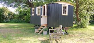 Huntingfield Hut Shepherd S Hut In Kent Canopy Stars Canopy And Stars Shepherds Hut Hut