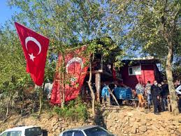 Şırnak'ın silopi ilçesinde, zırhlı polis aracının geçişi sırasında teröristler tarafından rögar kapağına yerleştirilen el yapımı patlayıcının infilak ettirilmesi sonucu 4 kişi öldü, 5'i polis, 23 kişi yaralandı. Son Dakika Hakkari Ve Sirnak Tan Pes Pese Aci Haberler 2 Askerimiz Sehit Oldu Son Dakika