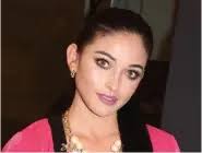 SE DESPIDE DE SU SOLTERÍA