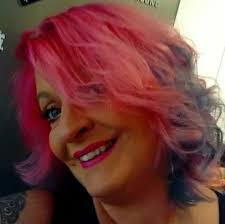 Amanda Cubbage's Instagram, Twitter & Facebook