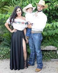 Check spelling or type a new query. Pin By Isabel On Classy Casual Outfits Fiesta Outfit Mexican Theme Party Outfit Mexican Outfit