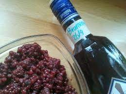 Ik Had Een Tijd Geleden Al Een Recept Gelezen Om Zelf Bramen Wodka Te Maken In De Vriezer Heb Ik Genoeg Bramen Liggen In De Kast Wodka Bramen Likeur