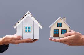 Während man selbst in der wohnung des tauschpartners ist, lebt dieser umgekehrt in der eigenen wohnung. Immobilie Tauschen Bei Angespanntem Immobilienmarkt Re Max Immobilien Kontor