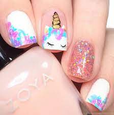 Una hermosa foto de un animal mágico entrando en una puerta cubierta de maleza. Kids Nail Art Ideas Unicorn And Glitter Kids Nail Art Ideas Little Girls Manicur Manicura De Unas Disenos De Unas De Unicornio Disenos De Unas Infantil