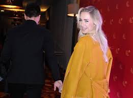 Doskonale wiedza o tym polskie gwiazdy, które korzystają z letniego wypoczynku. Barbara Kurdej Szatan Obejrzala Co Pijana Wrzucila Na Insta Story Reakcja Hmmmm Eska Pl