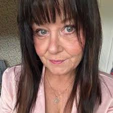 Rosie Patton's Instagram, Twitter & Facebook