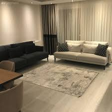 Fon perde ne renk olmalı? Bu Modern Stil Dekor Grinin Nuanslariyla Sade Ve Keyifli Ev Gezmesi Oturma Odasi Takimlari Ikea Oturma Odasi Oturma Odasi Dekorasyonu