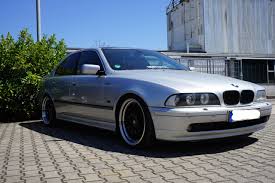 It was launched in the sedan body style, with the wagon/estate body style (marketed as touring). Bmw E39 525i Mb Custom