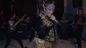 Menyelesaikan pendidikan s1 bidang ilmu pendidikan ekonomi di universitas negeri semarang, dilanjutkan jenjang magister di. East Of Hell Black Metal In Indonesia Norient Com