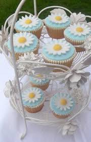 Summer Daisy Cupcakes Daisy Cupcakes Daisy Cakes Fondant Cupcakes