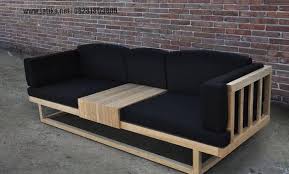 Dengan desainnya yang sederhana, kamu akan memberikan kesan luas dan chic di sangat unik sekali ya beberapa model pagar minimalis di atas. Kursi Sofa Unik Minimalis Modern Jatika Furniture Jatika Furniture