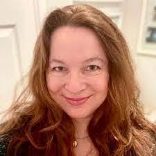 Kristy Coates's Instagram, Twitter & Facebook