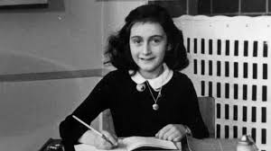 Cómo escapé de la muerte de Auschwitz”: el increíble relato de la hermana  “póstuma” de Ana Frank