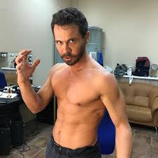 Павел деревянко прожил с дарьей мясищевой больше 10 лет, у них родились две прекрасных дочки, которых актер просто обожает. Pavel Derevyanko Filmy I Glavnye Roli Aktera Ego Biografiya I Lichnaya Zhizn Semya I Dve Docheri