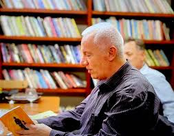 Ra kjo dekë e u pamë” - përtej izolacionizmit Letërsia Shqipe e ...