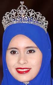Styles of the crown princess of brunei. Tiara Mania Crown Princess Sarah Of Brunei S Diamond Floral Tiara