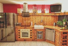 Eine Wg Kuche Aus Palettenholz Bauen Diy Kuche Einrichtungsidee Paletten Palettenkuche Kitchen Mobel Aus Paletten Kuche Palettenholz