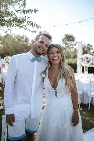 Dagi bee und ihr freund eugen kazakov sind verheiratet. Topic On Twitter Beste Hochzeit Gluckwunsch Euch Beiden Und Alles Gute Dagibee Eugenkazakov Hoffewerdebaldonkel