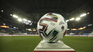 Juni in elf unterschiedlichen ländern europas (england, italien, aserbaidschan, deutschland, russland, ungarn, rumänien, niederlande, schottland, spanien. Uefa Verschiebt Die Fussball Em In Den Sommer 2021 Vox News Sudtirol