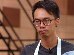 Abel faz prato gostoso, mas é expulso do Masterchef Brasil