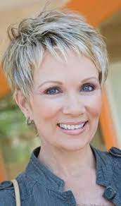 Women who do not shy away from challenges, and are prepared to make a bold statement, irrespective of their age, will opt for the messy and sassy short pixie look. Messy Short Hair Cuts