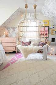 dreamy kids retreat courtesy of nesting with grace double hanging chair via serena lily roomdesign doublehangingc ไอเด ยห องนอน ห องล กสาว ตกแต งห องนอน
