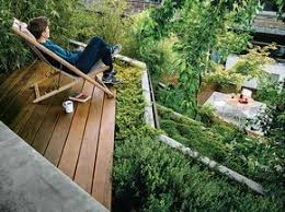 Architect Mary Barensfeld Designed This Steeply Sloping Rear Garden For A Young Family In The Berkeley Hills Sloped Backyard Sloped Garden Modern Landscaping