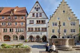 Durch die kleinen gassen laufen sie etwa 150 m bis zum marktplatz, der durch die renaissance und reformation geprägt wurde. Historik Hotel Gotisches Haus Garni In 91541 Rothenburg Ob Der Tauber D