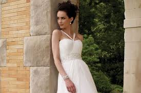 In der kategorie kleider für hochzeitsgäste findest du eine große auswahl an farbigen kleidern z. Frisur Fur Ein Neckholder Kleid 25 Ideen Fur Ihre Hochzeit Frisur Hochzeit Ideen Kleid Neckholder Kleid Mit Halsband Halter Kleider Neckholder Kleid