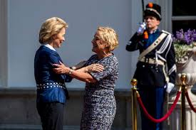 Mivd heeft informatie dat oekraïens vliegtuig dat is neergestort bij teheran waarschijnlijk is neergeschoten. Ank Bijleveld On Twitter Congratulations To My German Colleague Ursula Von Der Leyen With Her Candidacy For President Of The European Commission The Past Years She Took European Military Cooperation To The