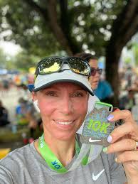 Who's running Medellin's marathon in September 2025?