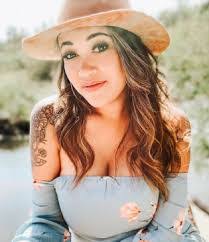 Rhonda Tharp's Instagram, Twitter & Facebook