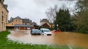 Photo Tempte Herminia : une clinique vacue  Rennes et plusieurs ...