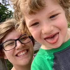 Jessica Lehew's Instagram, Twitter & Facebook