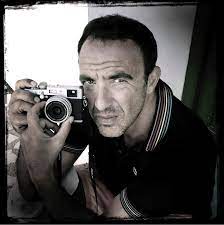 In a world that moves so fast, aliagas photographs moments of significant perspective, movement, and detail that document human diaspora encountering its. Interview Nikos Aliagas Derriere L Objectif Hahnemuhle Blog