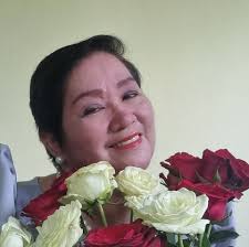 Naantig ang puso ng marami sa viral video ng isang jeepney driver na  nakabangga ng sasakyan. Hindi raw kasi pinagbayad ng nabangga ang matandang  driver. Sa halip, tinulungan pa nila ang tsuper.