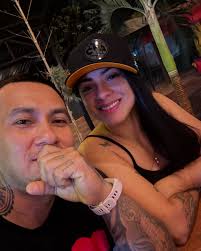 Un año más de novios! Felices 4 años 🥰 Te amo ❤️ 👩‍❤️‍💋‍👨