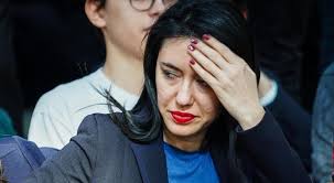 Ministro dell'istruzione, minacce di morte, lucia azzolina, azzolina querela prof. A A A Cercasi Curriculum Della Ministra Azzolina Scomparso Dal Sito Del Miur