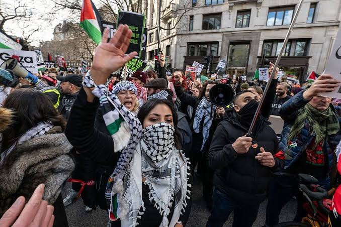 October 7 protests: Police forces refused to stop pro-Palestinian activists holding massacre marches