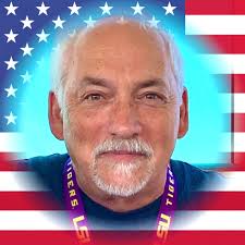 This MeMe here has bragging rights this morning . Last night we hosted Food  Critic Tom Fitzmorris' Eat Club Wine Dinner. With not a seat left in the  house ( a complete