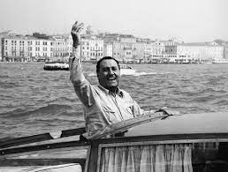 Si può ridere su quasi tutto. Alberto Sordi Wanted In Milan