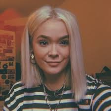 Susie Humphrey's Instagram, Twitter & Facebook