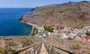 Open alle dagen van 12u tot 15u en 18u tot 23u // vrijdag en zaterdag tot 0u // woensdag : St Helena Reise Und Urlaub