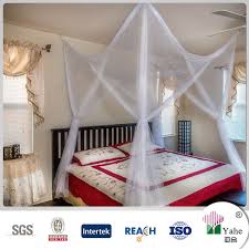 Ini adalah tempat tidur ganda kelambu yang mudah untuk memenuhi dan menyediakan ventilasi yang baik. Super Membeli 4 Sudut Pos Tidur Kanopi Kelambu Ratu Ukuran King Jaring Tempat Tidur Putih Buy 4 Sudut Pos Tidur Kanopi Kelambu Ratu Ukuran King Jaring Tempat Tidur Putih Membeli 4 Sudut Pos