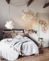 Sieht Das Polnische Schlafzimmer Nicht Aus Wie Ein Raum Voller Bequemer Wolken Ev Dekoru Yatak Tasarimlari Yatak Odasi Dekorasyon Fikirleri